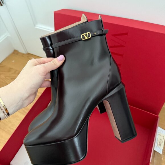 NWT Valentino Garavani Platform Ankle Boots Leather Logo Buckle Block Heel - Picture 8 of 11